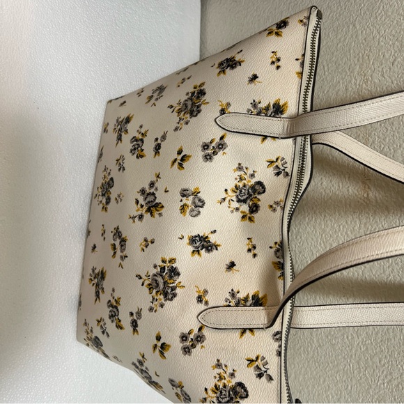 Coach Taylor Tote F87458 DKM86 Prairie Print Chalk Flowers Full Retail Style - Picture 6 of 16
